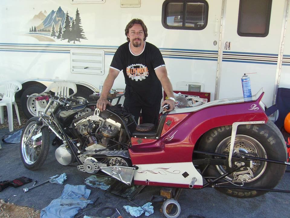 http://california-motorcycles.com/cdn/shop/articles/frank_burguera_technical_trainer_drag_racing.jpg?v=1488569594