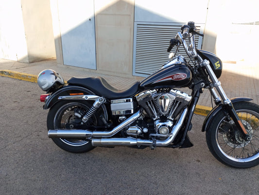 Se vende Harley-Davidson Dyna Super Glide 2008 10.500€