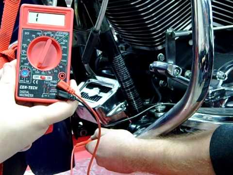 Cómo comprobar el sistema de carga Harley-Davidson