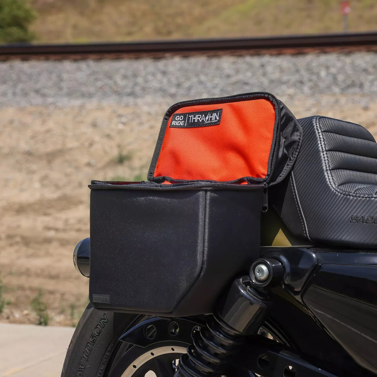 Trashin Essential Mini 8L Satteltaschen für Harley Davidson