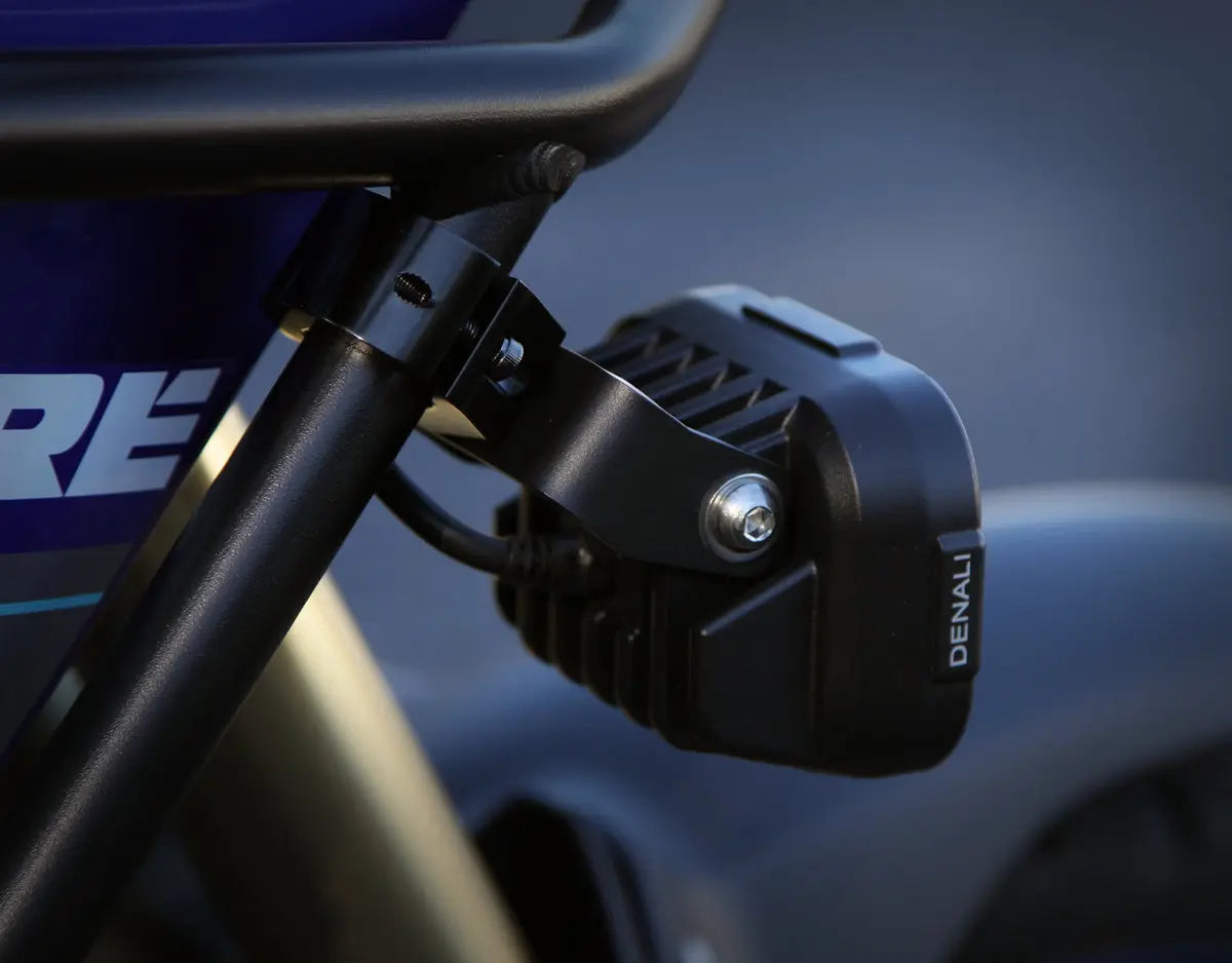 Foco DL6 Híbrido Amarillo Para Moto