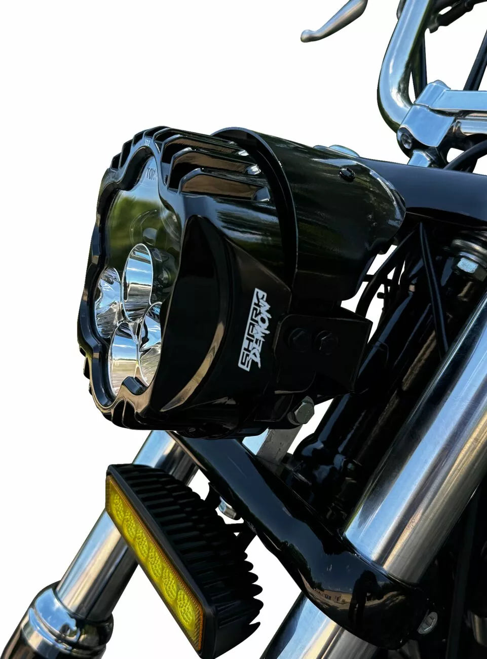 Shark Demon LED-Scheinwerfer mit Sockelhalterung für Harley-Davidson
