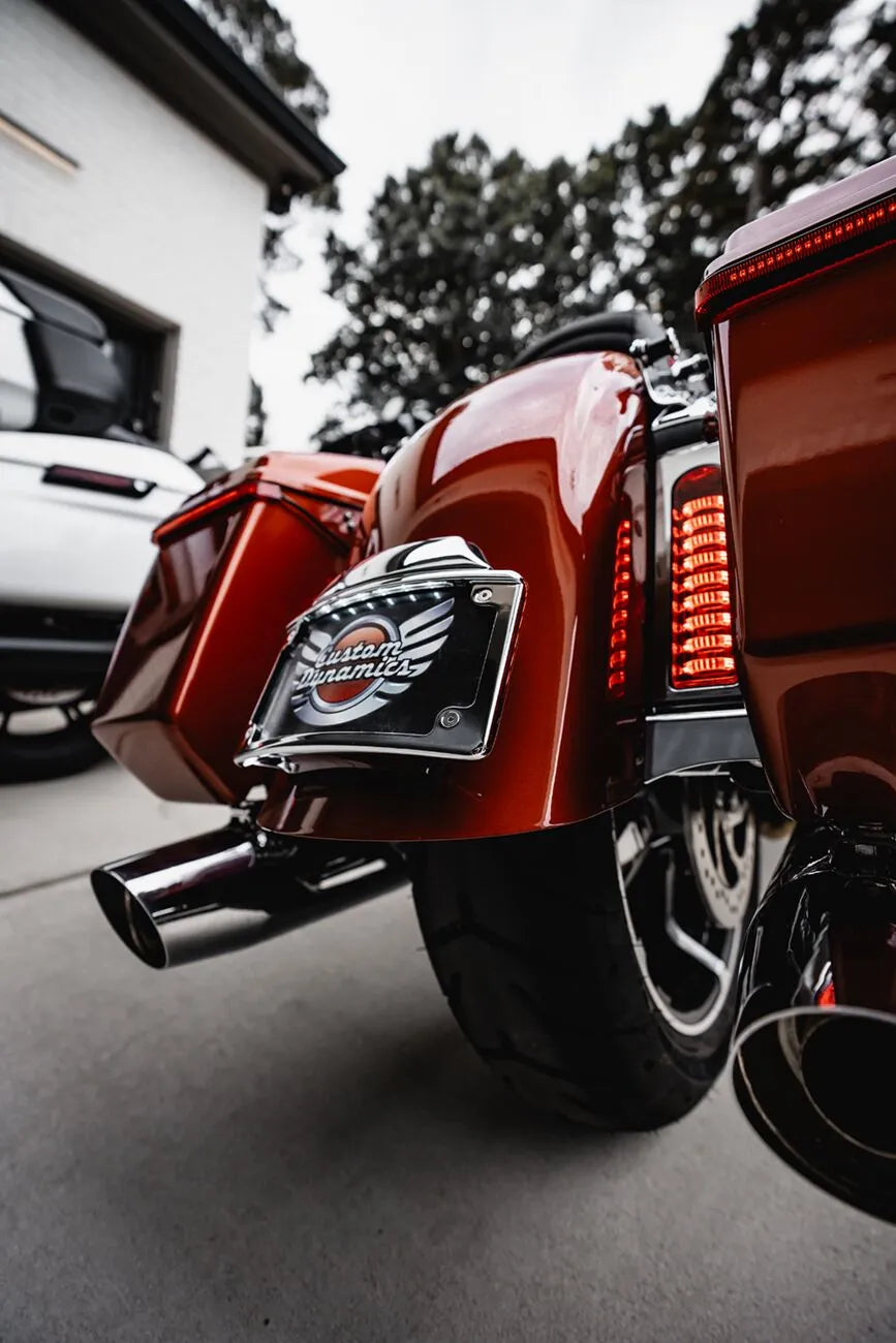 Beleuchteter gebogener Kennzeichenhalter für Harley Davidson