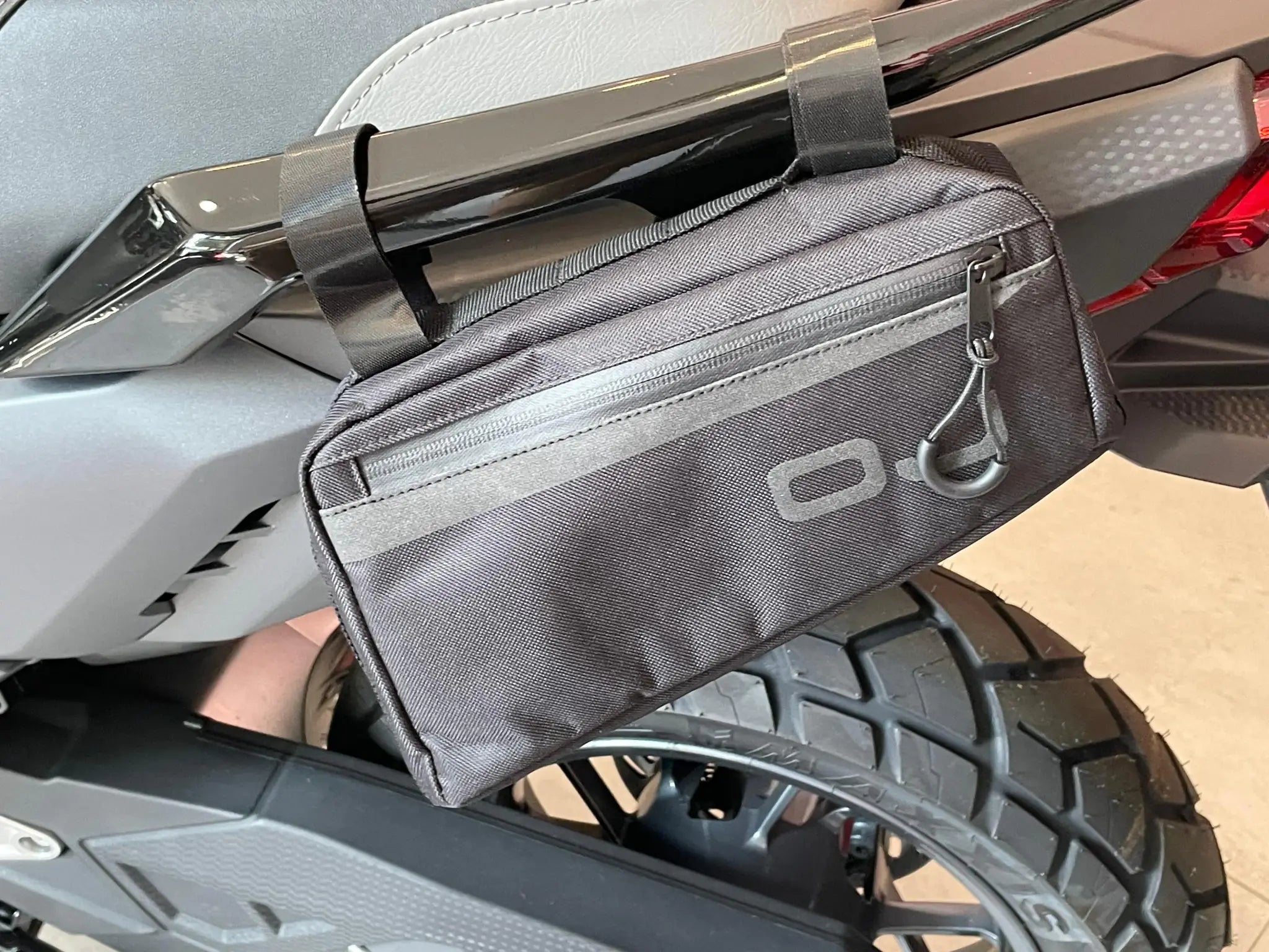Dual Bags (1 liter) SIDE BAGS DUAL 1L BLACK