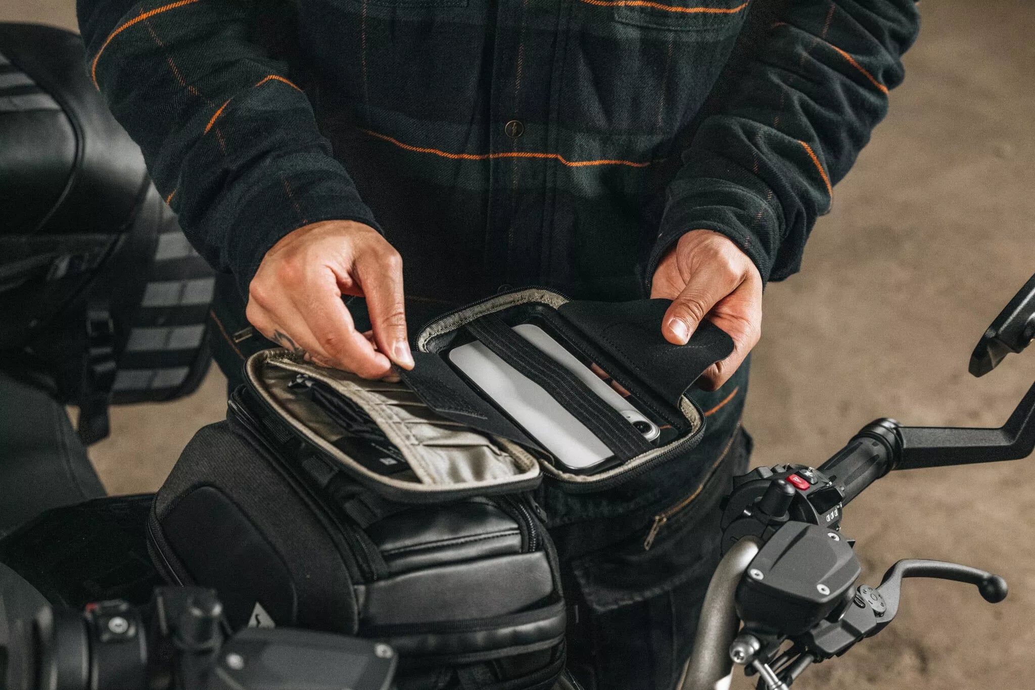 Legend LA11 Smartphone Bag