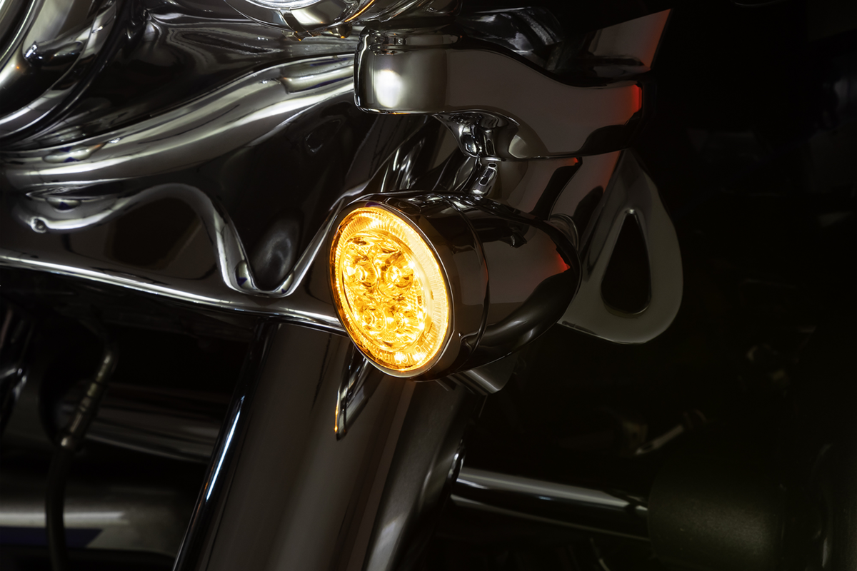 Fang® Frontblinker-Einsätze mit LED-Beleuchtung und Blende für Harley-Davidson