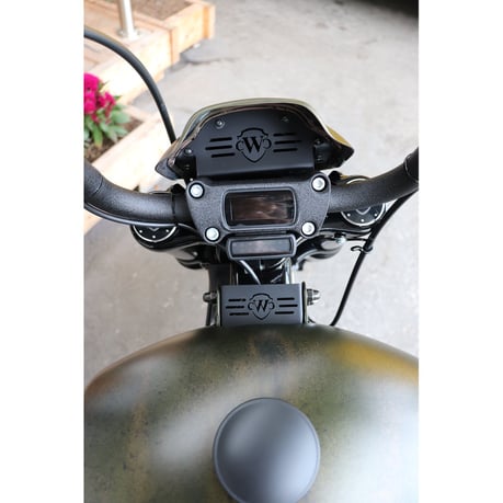Cult-Werk, gas tank lift kit. Gloss black