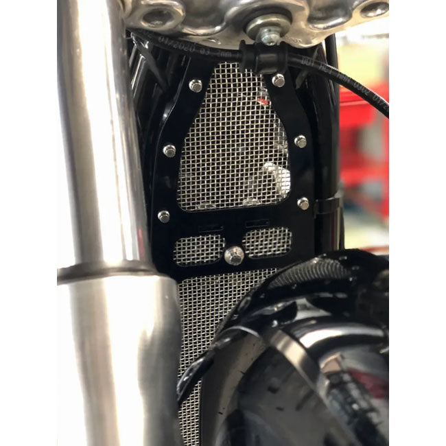 Protector De La Tapa Del Enfriador De Aceite De La M8 Softail