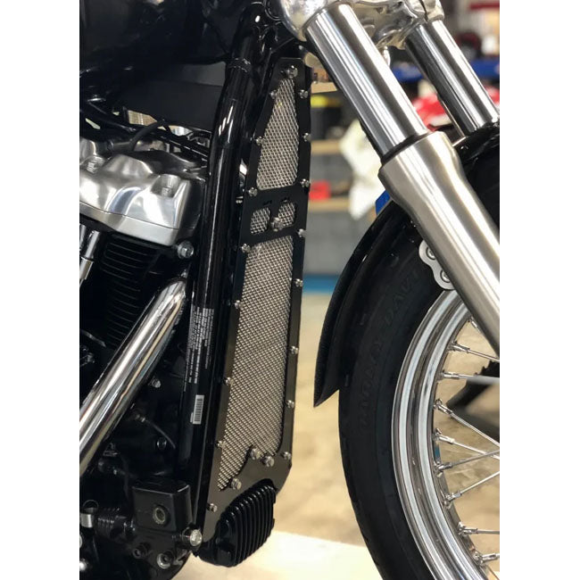 Protector De La Tapa Del Enfriador De Aceite De La M8 Softail