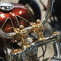 Indian Larry, Retro Style Riser, 2" Rise, poliertes Messing für Harley-Davidson
