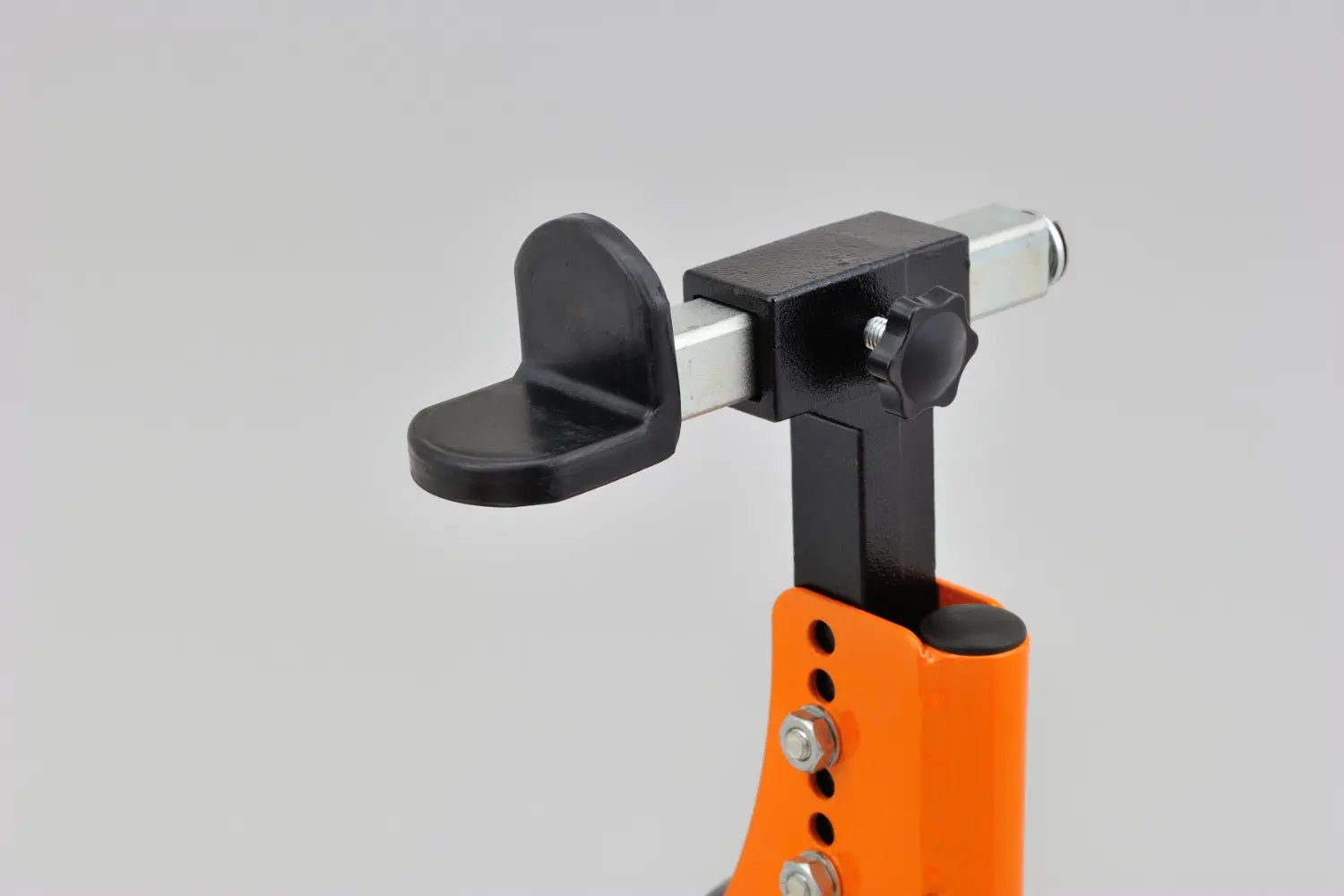 Caballete trasero ajustable