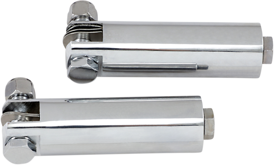 Soportes posapies Kuryakyn 8087 Magnum Peg Mounts cromados