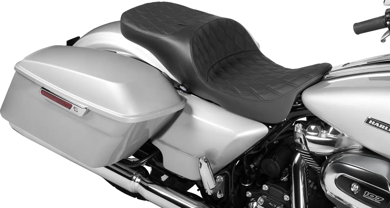 Asiento Freedom Doble Diamante Hilo Negro Para Harley Davidson Touring
