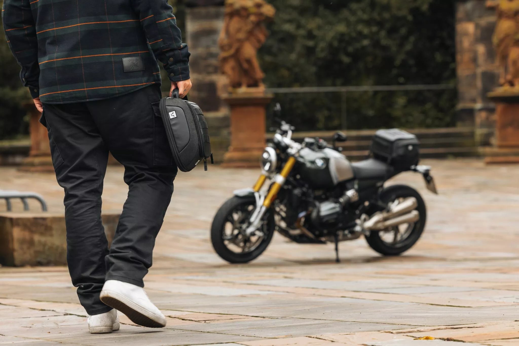 Legend Gear LT3 Magnetic Tank Bag