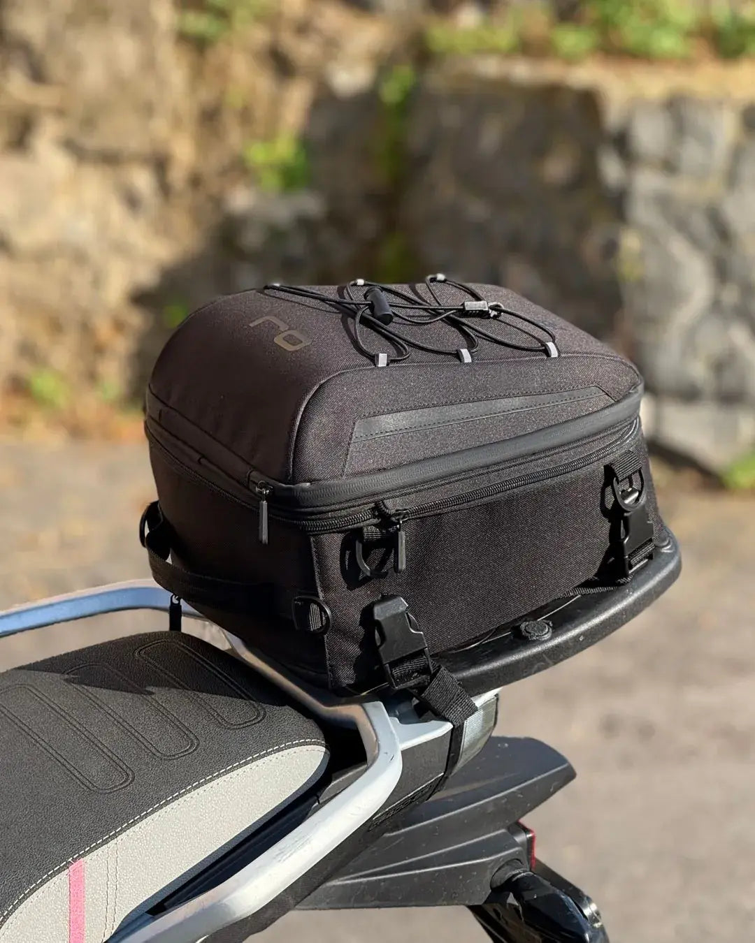 Rear bag Plus (11-19 liters) BAG REAR PLUS 11-19L BLACK seat