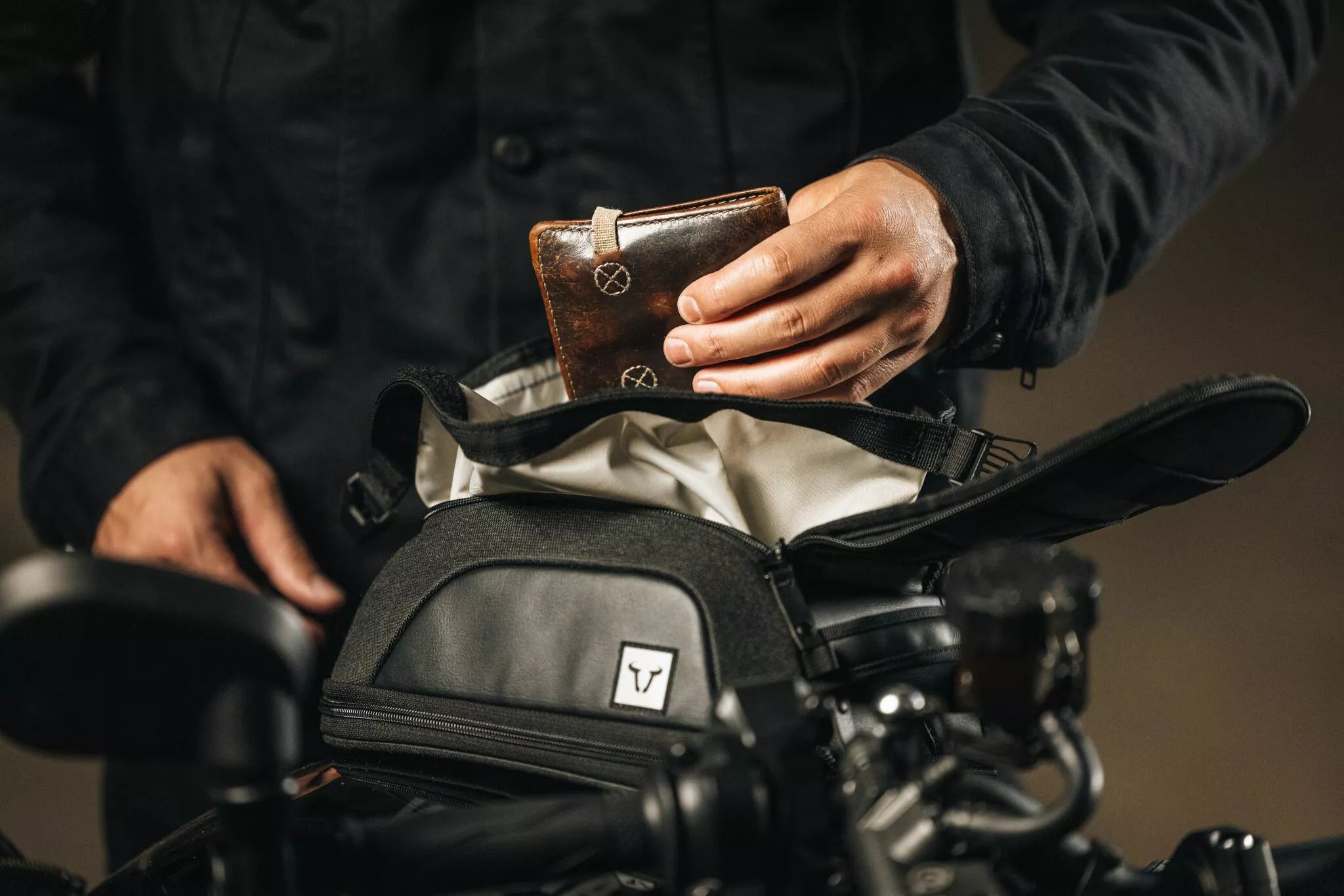 Legend Gear LT3 Magnetic Tank Bag