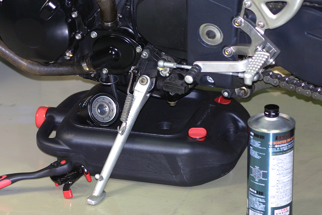 4L Portable Oil Drain Tank for Harley Davidson