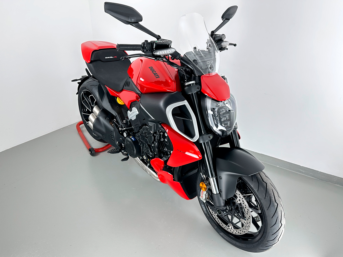 Transparent Touring Windshield For Ducati Diavel V4 23