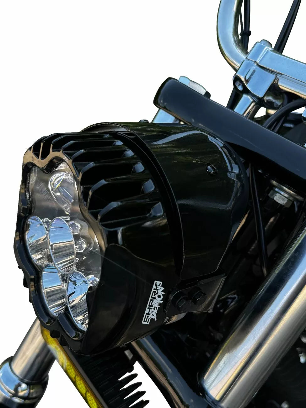 Shark Demon LED-Scheinwerfer mit Sockelhalterung für Harley-Davidson