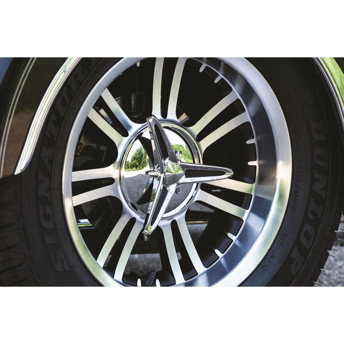 Kuryakyn Knock-Off rear wheel caps for Harley-Davidson Trike 09-Up