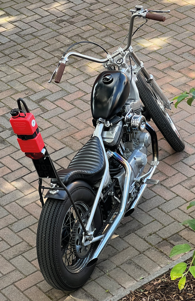 Bidón De Combustible Rojo 1 litro (12,5x6,5x20,5cm)