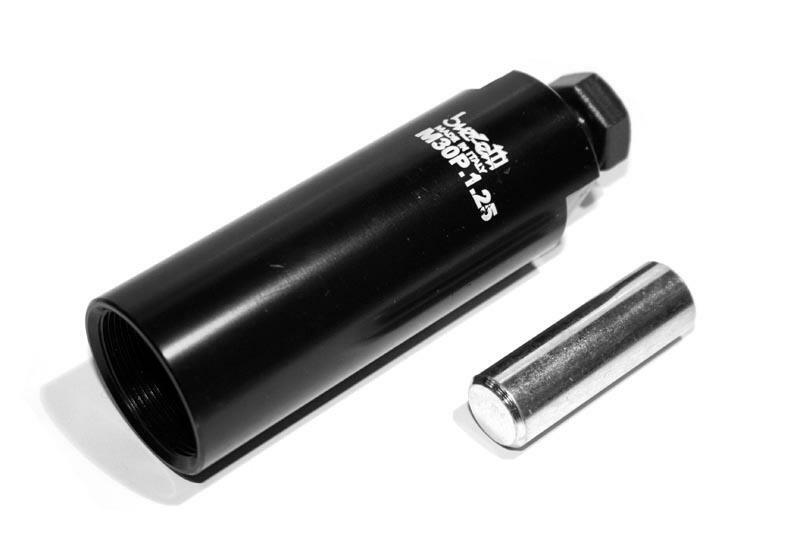 Extractor con rosca interna para volantes y funda protectora de rosca 30x1,25 BUZZETTI 5382