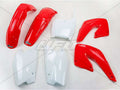 Kit de Plástica UFO OEM Color Rojo / Blanco Honda CR125R / 250R UFO HOKIT100@999