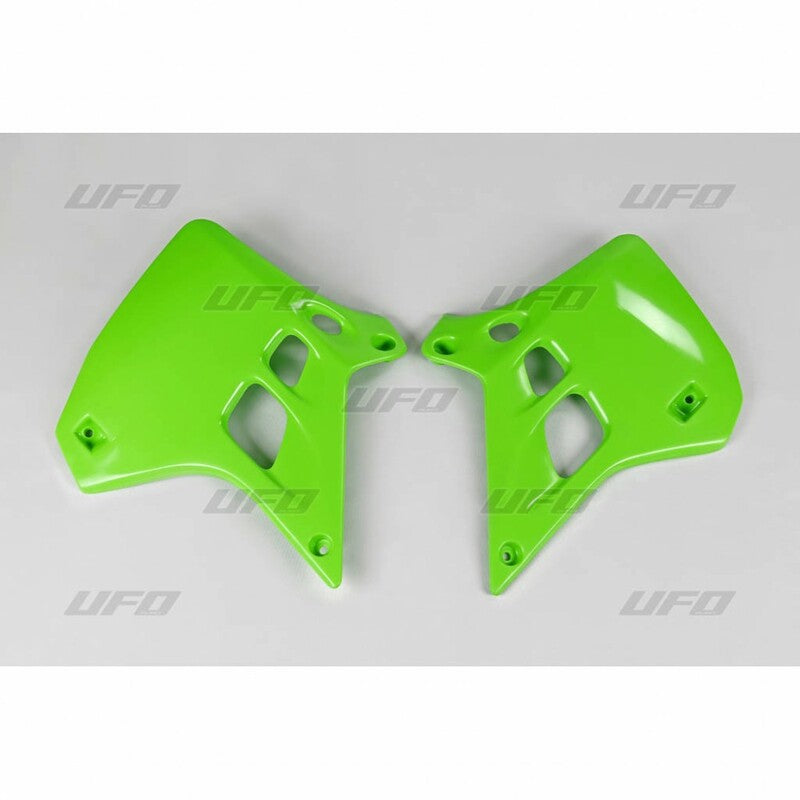 Plásticos laterales de radiador UFO Kawasaki verde KA02728-026 UFO KA02728#026