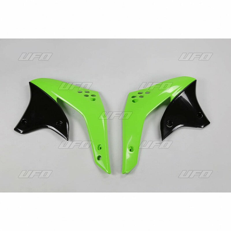 Plásticos laterales de radiador UFO Kawasaki verde KA03784-026 UFO KA03784026