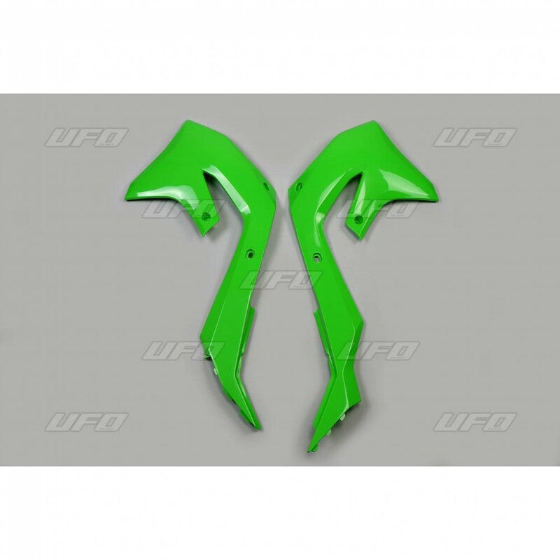 Plásticos laterales de radiador UFO verde Kawasaki KX450 UFO KA04751#026
