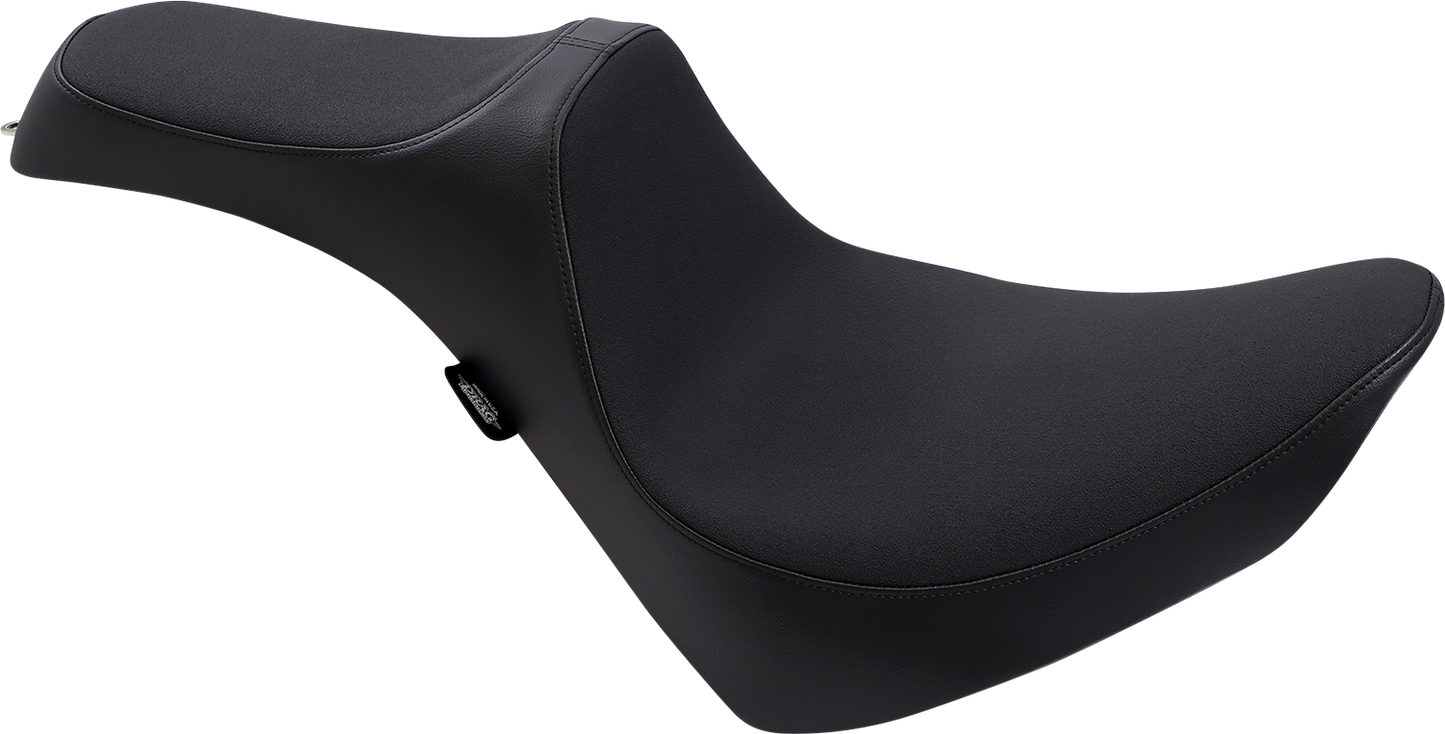 Predator III Slip Stop ™ Seat per Harley Davidson