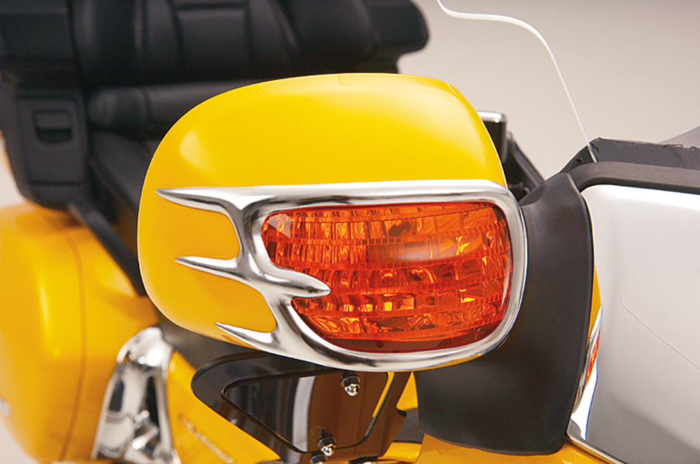SHOW CHROME MIRROR-BACK ACCENT GRILLES MIRROR BACK ACCENTS CHR