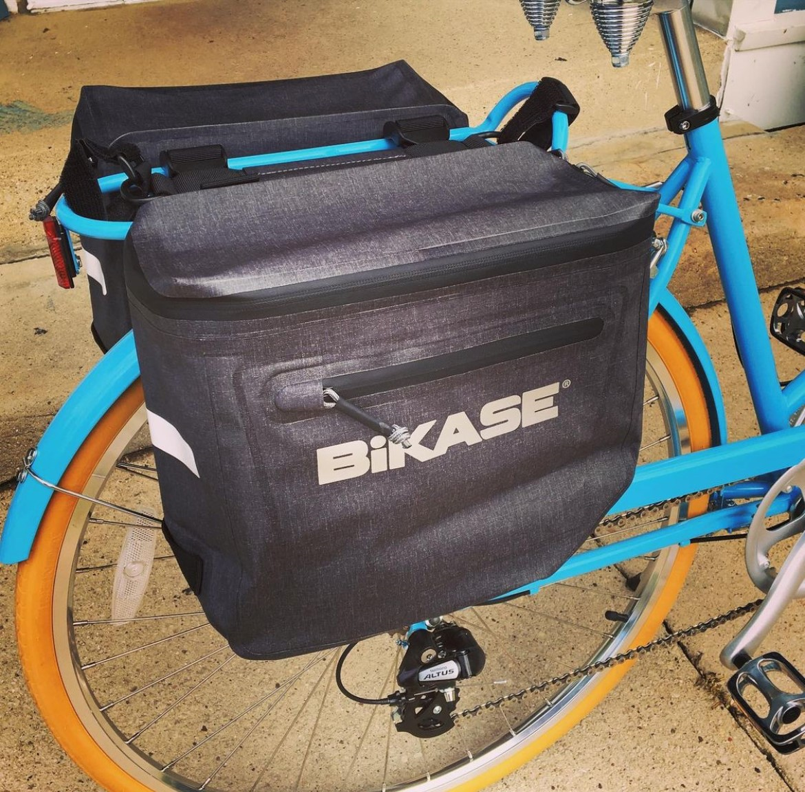 Urbanator Adjustable Panniers For E-Bike