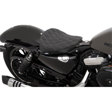 BOBBER-STYLE SOLO SEATS FOR HARLEY-DAVIDSON