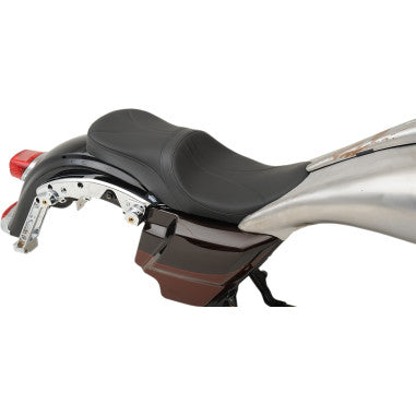 LOW-PROFILE TOURING SEATS FOR YAFFE
RAZORBACK AND 6-GAL. FUEL TANKS FOR HARLEY-DAVIDSON