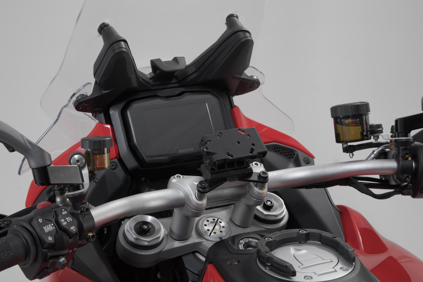 Removable supports for GPS in the handlebar for Ducati Multistrada V4 20-23