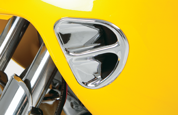 SHOW CHROME FAIRING AIR INTAKE ACCENT GRILLES FRNG INT ACCNT GRLLE GL18