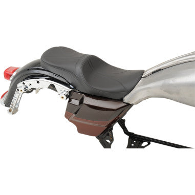 LOW-PROFILE TOURING SEATS FOR YAFFE
RAZORBACK AND 6-GAL. FUEL TANKS FOR HARLEY-DAVIDSON