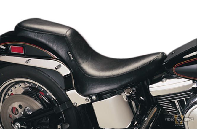 Silhouette 2 Up Smooth Seat Black Vinyl For Harley-Davidson