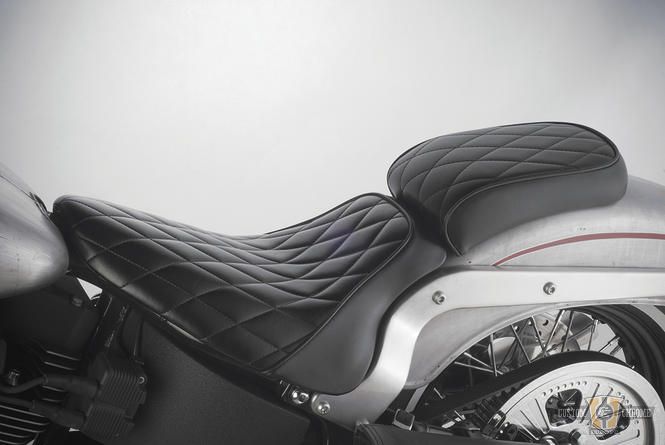 Hot Rod Series Diamond Pillion Pad Black Vinyl For Harley-Davidson