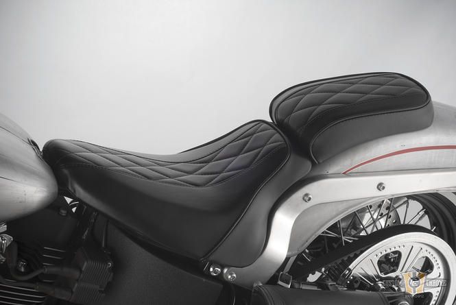 Hot Rod Series Bel-Air Diamond Pleated Pillion Pad Black Vinyl For Harley-Davidson