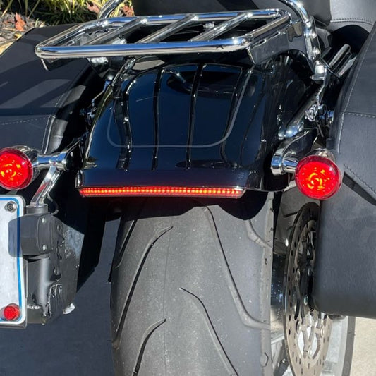 Feux arrière à LED intégrés avec des signaux de virage rouge pour Harley Davidson