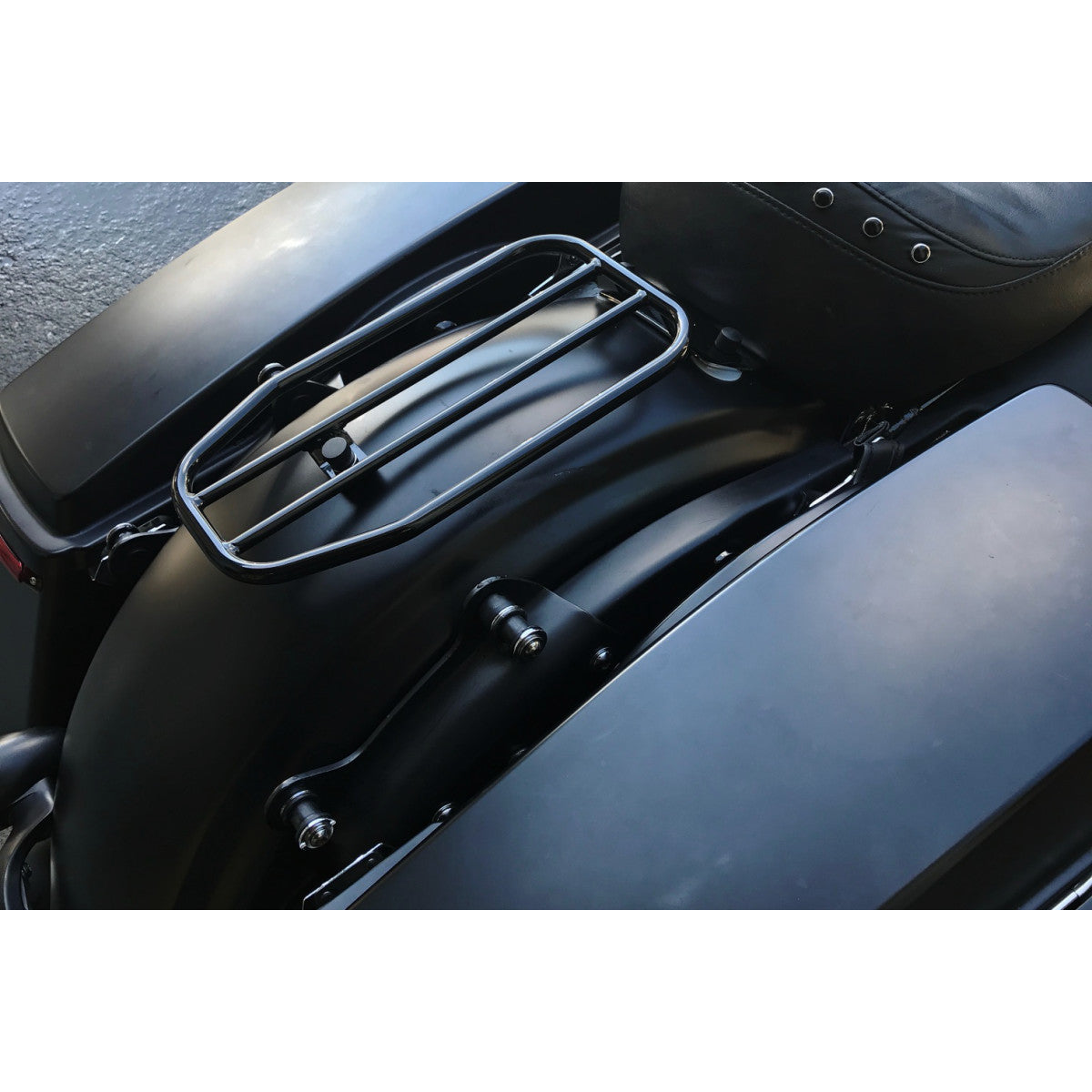 Solositz-Gepäckträger 7" 18cm Schwarz für Harley Davidson