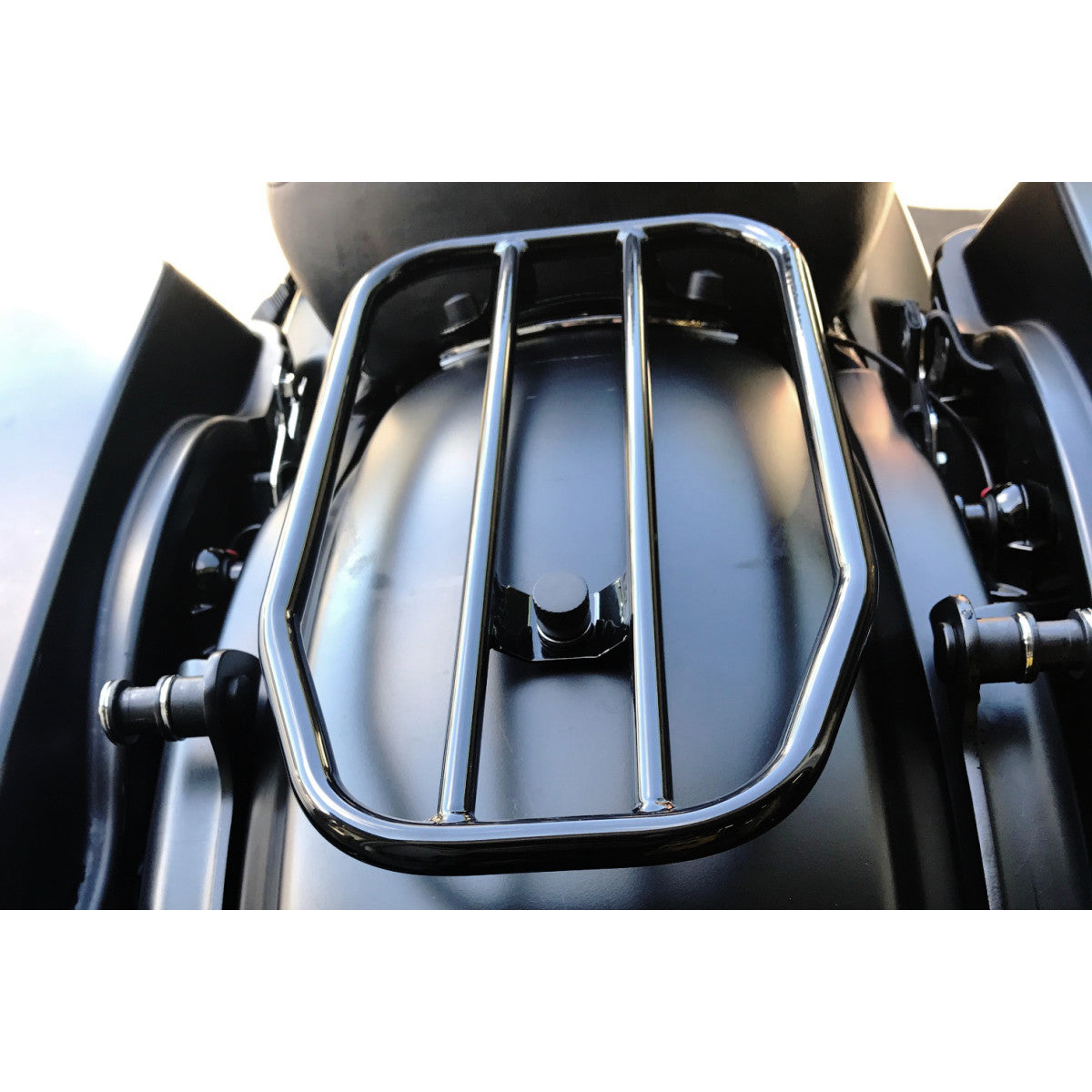 Solositz-Gepäckträger 7" 18cm Schwarz für Harley Davidson