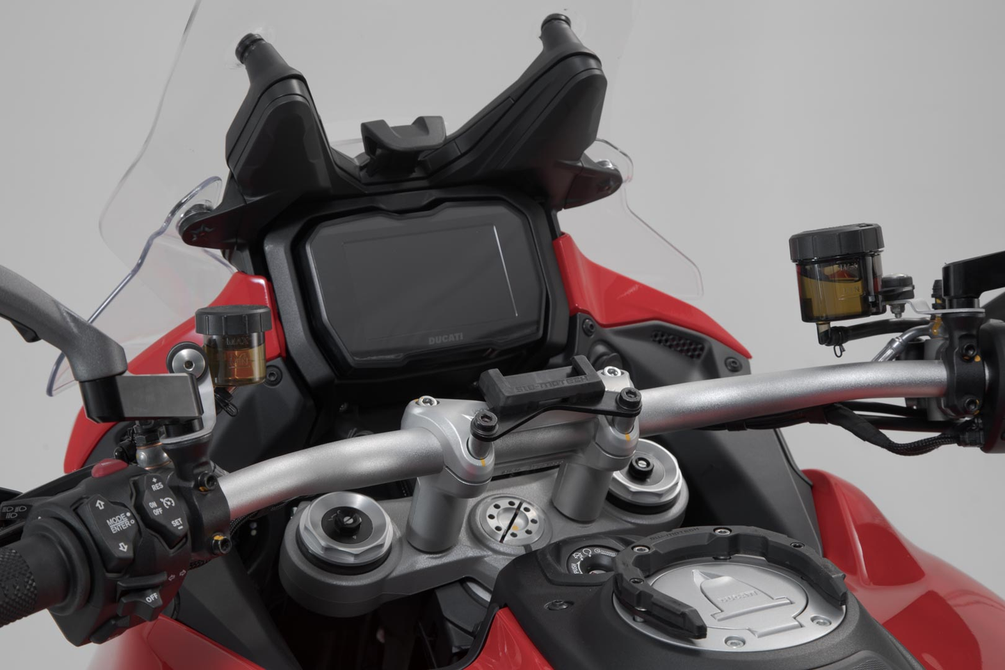 Removable supports for GPS in the handlebar for Ducati Multistrada V4 20-23