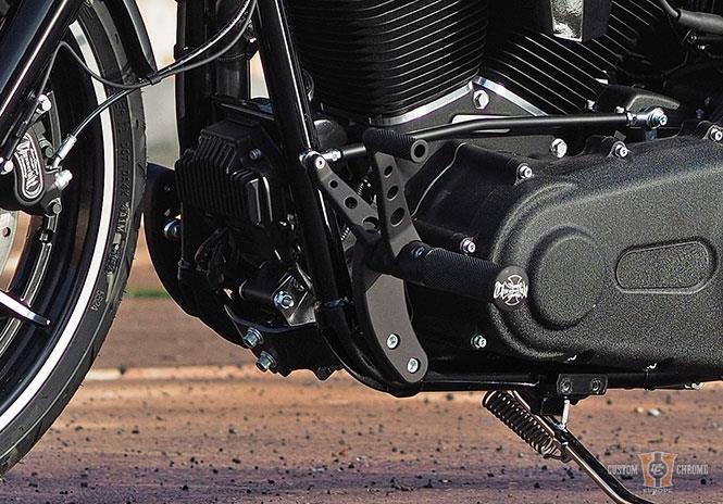 Forward controls 'Base Rubber' black Dyna For Harley-Davidson